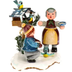 Hubrig Volkskunst Hubrig Miniaturen-Winterkinder Vogelfütterung